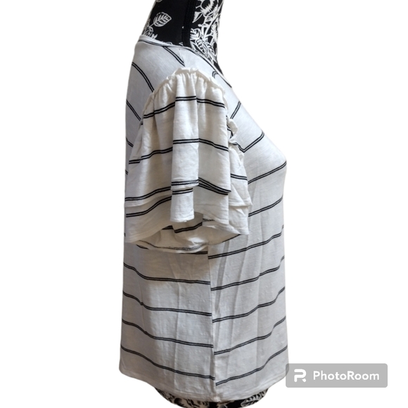 Green Envelope Los Angeles Ruffled Sleeves Top - Picture 4 of 7